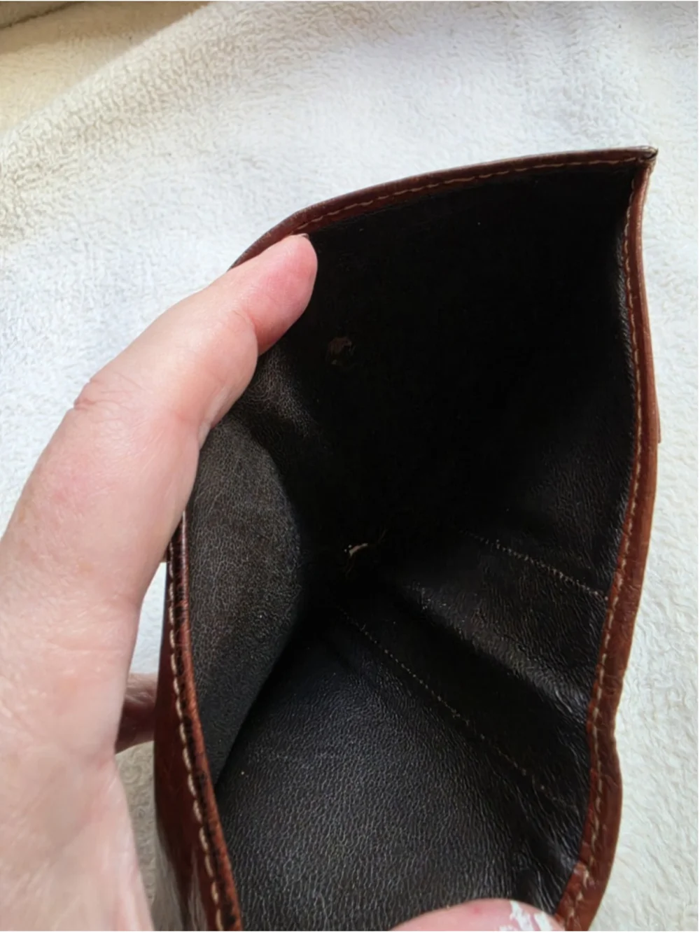 TUMI Men's Brown Leather Card Case Wallet Slim Vertical Bifold Logo